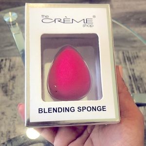 The Crème shop Blending sponge